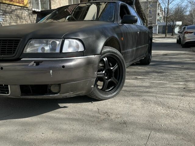 Чорний Ауді A8, об'ємом двигуна 4.2 л та пробігом 374 тис. км за 2700 $, фото 1 на Automoto.ua