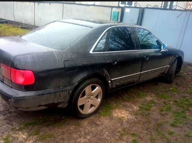 Черный Ауди А8, объемом двигателя 0 л и пробегом 350 тыс. км за 2600 $, фото 1 на Automoto.ua