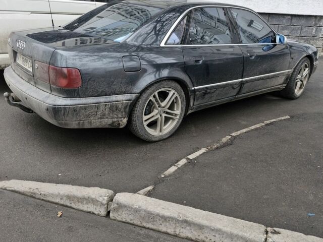 Черный Ауди А8, объемом двигателя 0 л и пробегом 370 тыс. км за 5600 $, фото 1 на Automoto.ua