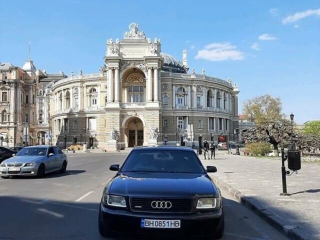 Черный Ауди А8, объемом двигателя 4.2 л и пробегом 168 тыс. км за 5500 $, фото 1 на Automoto.ua