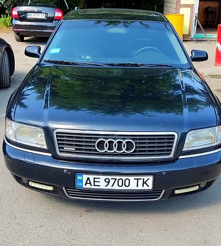 Черный Ауди А8, объемом двигателя 4.2 л и пробегом 312 тыс. км за 5500 $, фото 1 на Automoto.ua
