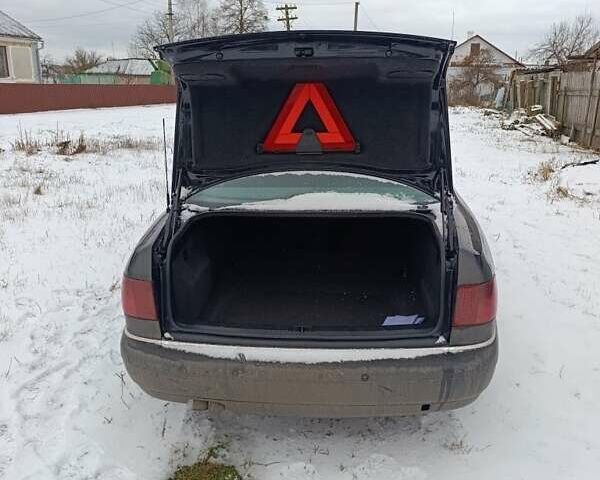 Черный Ауди А8, объемом двигателя 3.3 л и пробегом 289 тыс. км за 7200 $, фото 1 на Automoto.ua