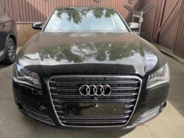 Черный Ауди А8, объемом двигателя 4.2 л и пробегом 170 тыс. км за 2204 $, фото 1 на Automoto.ua