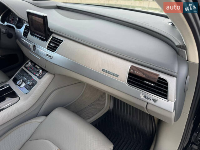 Чорний Ауді A8, об'ємом двигуна 4 л та пробігом 176 тис. км за 23999 $, фото 1 на Automoto.ua