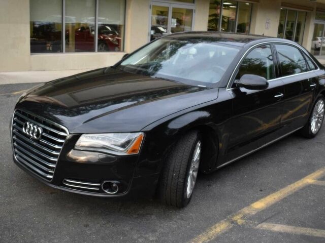 Черный Ауди А8, объемом двигателя 4 л и пробегом 87 тыс. км за 6500 $, фото 1 на Automoto.ua