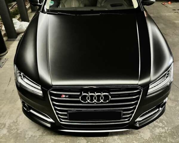 Черный Ауди А8, объемом двигателя 4.13 л и пробегом 263 тыс. км за 33000 $, фото 1 на Automoto.ua