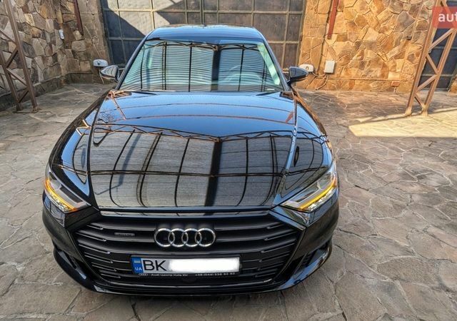 Черный Ауди А8, объемом двигателя 3 л и пробегом 52 тыс. км за 65000 $, фото 1 на Automoto.ua