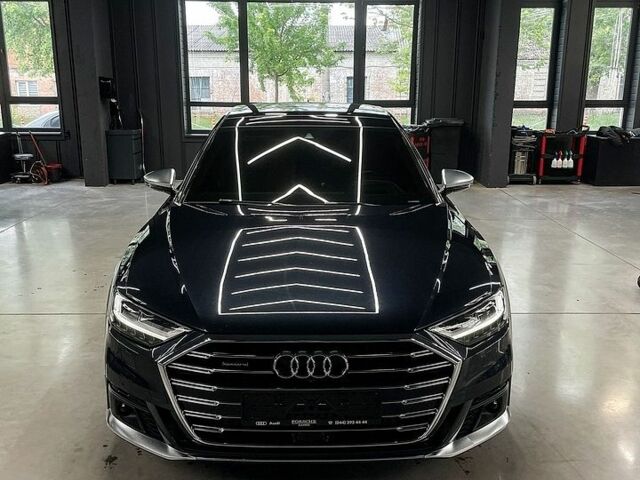 Чорний Ауді A8, об'ємом двигуна 3.99 л та пробігом 105 тис. км за 46500 $, фото 1 на Automoto.ua