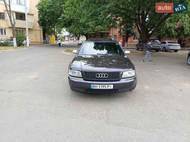 Фиолетовый Ауди А8, объемом двигателя 2.5 л и пробегом 380 тыс. км за 4500 $, фото 1 на Automoto.ua