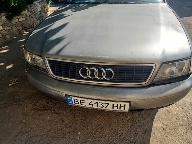 Сірий Ауді A8, об'ємом двигуна 3.7 л та пробігом 297 тис. км за 3500 $, фото 1 на Automoto.ua