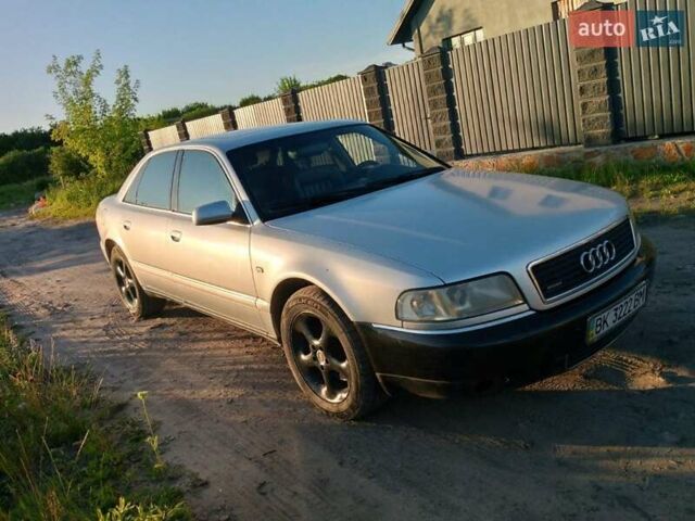 Сірий Ауді A8, об'ємом двигуна 2.5 л та пробігом 250 тис. км за 4300 $, фото 1 на Automoto.ua