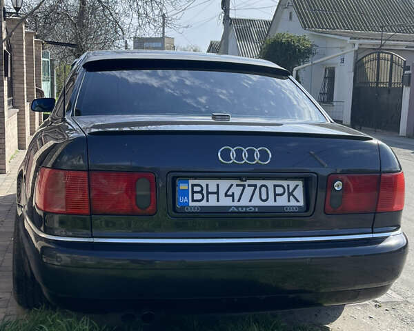 Серый Ауди А8, объемом двигателя 3.7 л и пробегом 405 тыс. км за 3300 $, фото 1 на Automoto.ua
