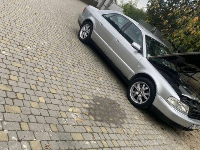 Сірий Ауді A8, об'ємом двигуна 2.5 л та пробігом 350 тис. км за 2460 $, фото 1 на Automoto.ua