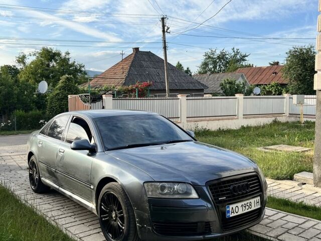 Серый Ауди А8, объемом двигателя 3.7 л и пробегом 300 тыс. км за 5500 $, фото 1 на Automoto.ua