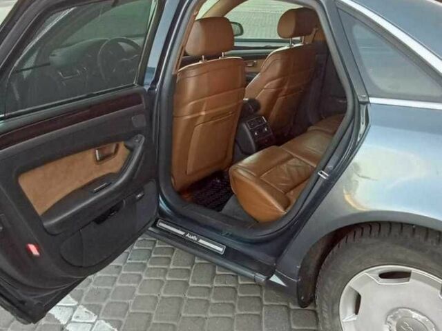 Серый Ауди А8, объемом двигателя 4.2 л и пробегом 206 тыс. км за 7200 $, фото 1 на Automoto.ua