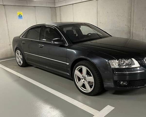 Серый Ауди А8, объемом двигателя 3 л и пробегом 250 тыс. км за 10500 $, фото 1 на Automoto.ua