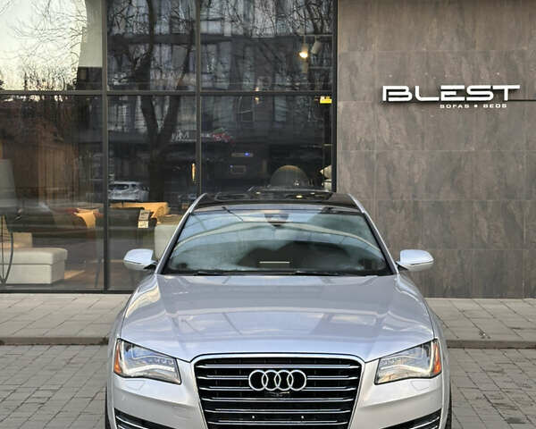 Серый Ауди А8, объемом двигателя 3 л и пробегом 253 тыс. км за 14200 $, фото 1 на Automoto.ua