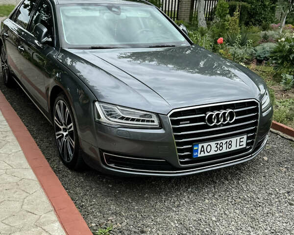 Серый Ауди А8, объемом двигателя 3 л и пробегом 147 тыс. км за 17500 $, фото 1 на Automoto.ua