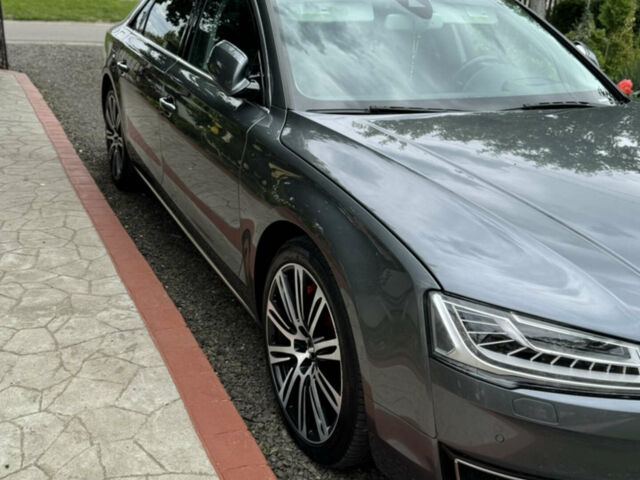 Серый Ауди А8, объемом двигателя 3 л и пробегом 147 тыс. км за 19500 $, фото 1 на Automoto.ua