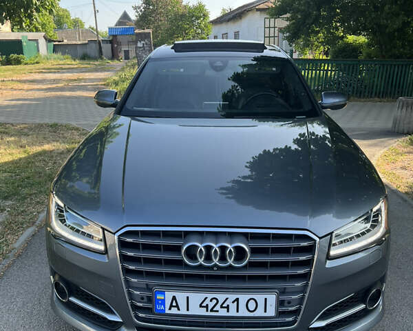 Сірий Ауді A8, об'ємом двигуна 3 л та пробігом 130 тис. км за 23000 $, фото 1 на Automoto.ua