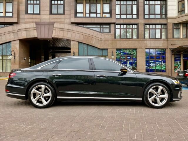 Серый Ауди А8, объемом двигателя 3 л и пробегом 7 тыс. км за 79954 $, фото 1 на Automoto.ua