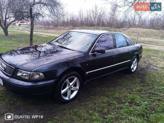 Синий Ауди А8, объемом двигателя 2.8 л и пробегом 330 тыс. км за 4000 $, фото 1 на Automoto.ua