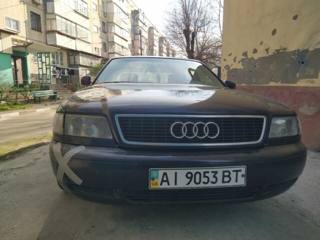 Синий Ауди А8, объемом двигателя 3 л и пробегом 310 тыс. км за 2099 $, фото 1 на Automoto.ua