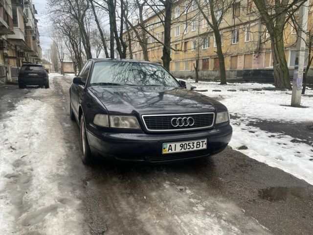 Синій Ауді A8, об'ємом двигуна 3.7 л та пробігом 308 тис. км за 2150 $, фото 1 на Automoto.ua