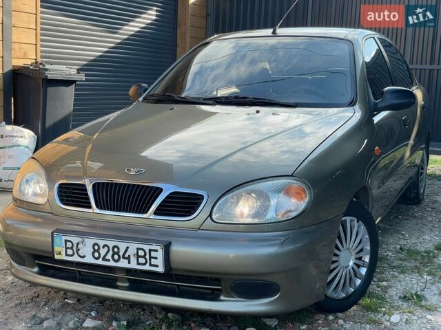 Синій Ауді A8, об'ємом двигуна 2.8 л та пробігом 240 тис. км за 2766 $, фото 1 на Automoto.ua