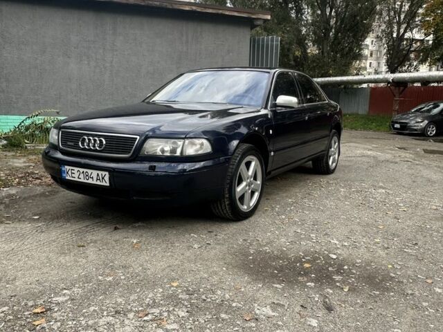 Синий Ауди А8, объемом двигателя 4.2 л и пробегом 396 тыс. км за 2850 $, фото 1 на Automoto.ua