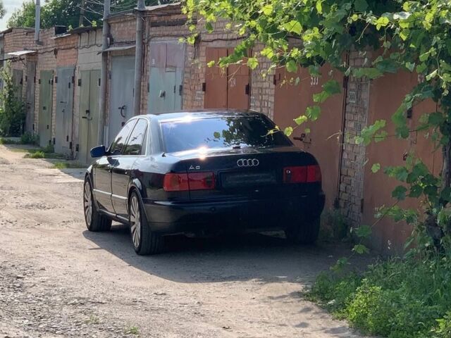 Синий Ауди А8, объемом двигателя 4.2 л и пробегом 328 тыс. км за 1500 $, фото 1 на Automoto.ua