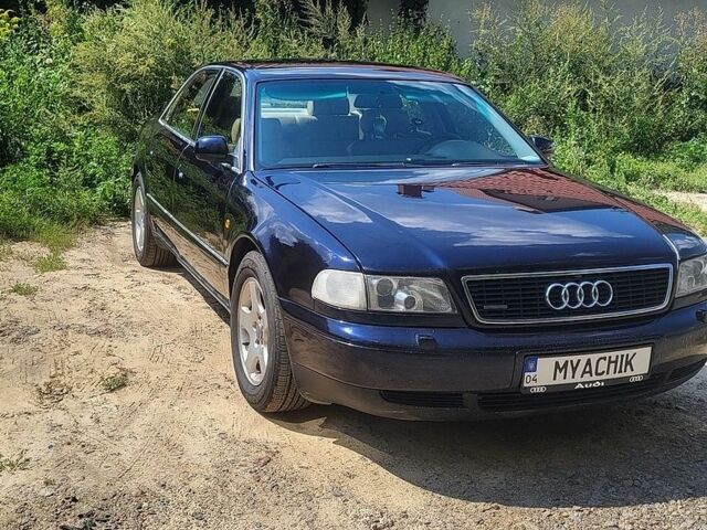 Синий Ауди А8, объемом двигателя 4.2 л и пробегом 243 тыс. км за 4300 $, фото 1 на Automoto.ua