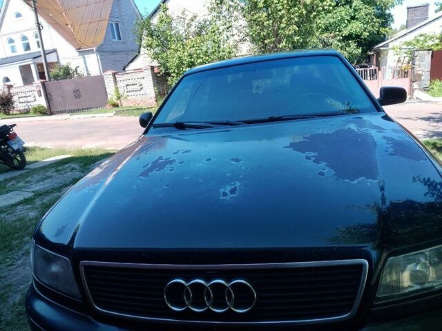 Синий Ауди А8, объемом двигателя 2.5 л и пробегом 430 тыс. км за 2300 $, фото 1 на Automoto.ua