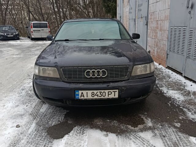 Синий Ауди А8, объемом двигателя 2.5 л и пробегом 430 тыс. км за 2500 $, фото 1 на Automoto.ua