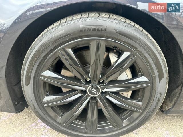 Синий Ауди А8, объемом двигателя 4 л и пробегом 240 тыс. км за 22900 $, фото 1 на Automoto.ua