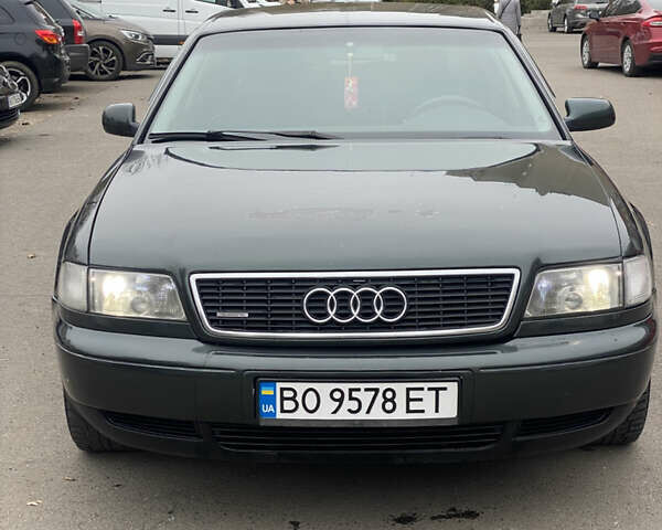 Зеленый Ауди А8, объемом двигателя 2.8 л и пробегом 260 тыс. км за 3999 $, фото 1 на Automoto.ua