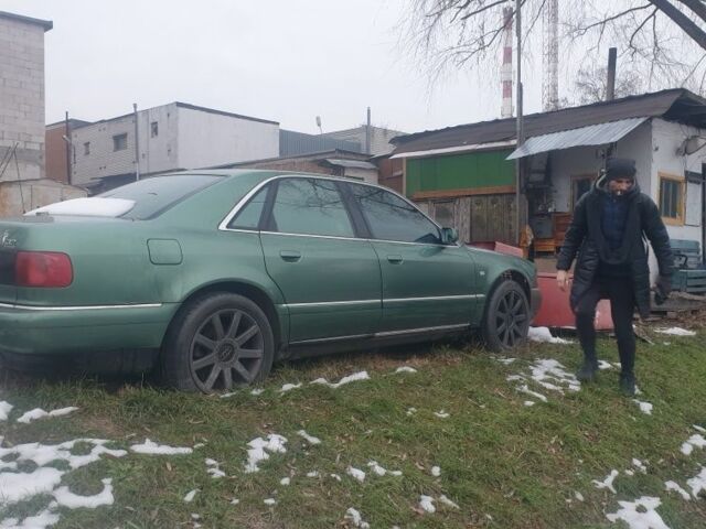 Зеленый Ауди А8, объемом двигателя 3.7 л и пробегом 400 тыс. км за 2792 $, фото 1 на Automoto.ua
