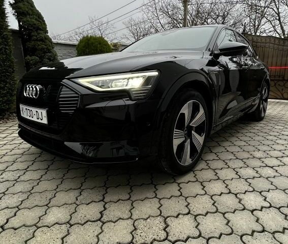 Черный Ауди Другая, объемом двигателя 0 л и пробегом 157 тыс. км за 33500 $, фото 1 на Automoto.ua