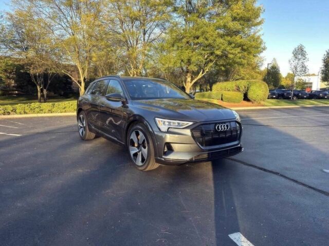 Сірий Ауді Інша, об'ємом двигуна 0 л та пробігом 18 тис. км за 20000 $, фото 1 на Automoto.ua