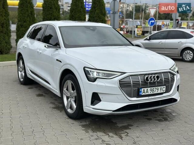 Белый Ауди E-Tron, объемом двигателя 0 л и пробегом 116 тыс. км за 27900 $, фото 1 на Automoto.ua