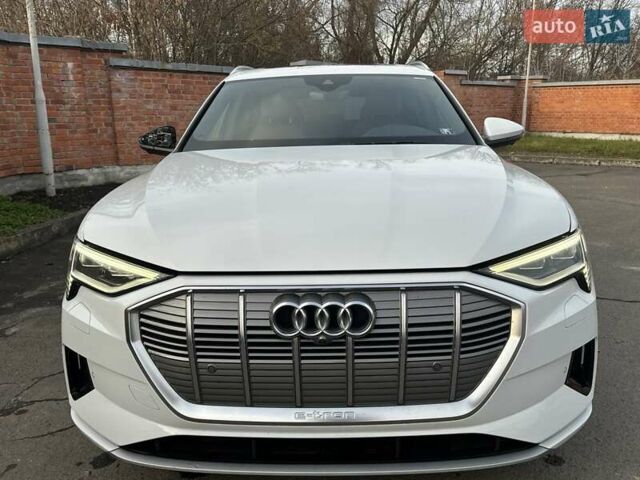 Білий Ауді E-Tron, об'ємом двигуна 0 л та пробігом 112 тис. км за 27500 $, фото 1 на Automoto.ua