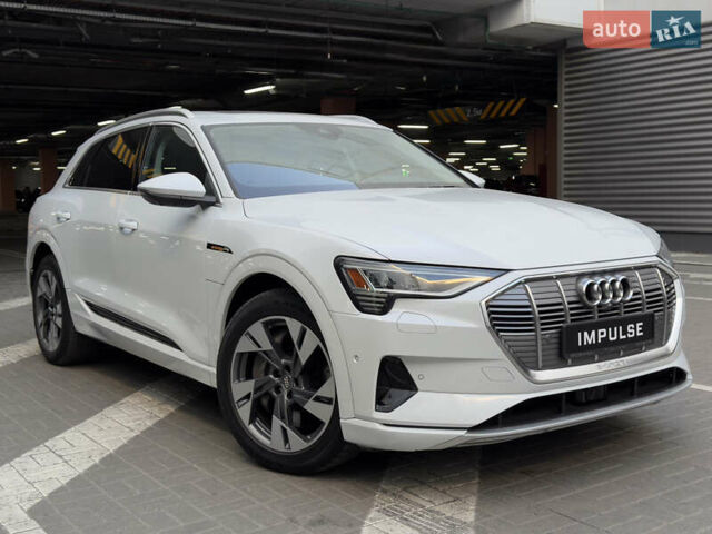 Белый Ауди E-Tron, объемом двигателя 0 л и пробегом 42 тыс. км за 33700 $, фото 1 на Automoto.ua