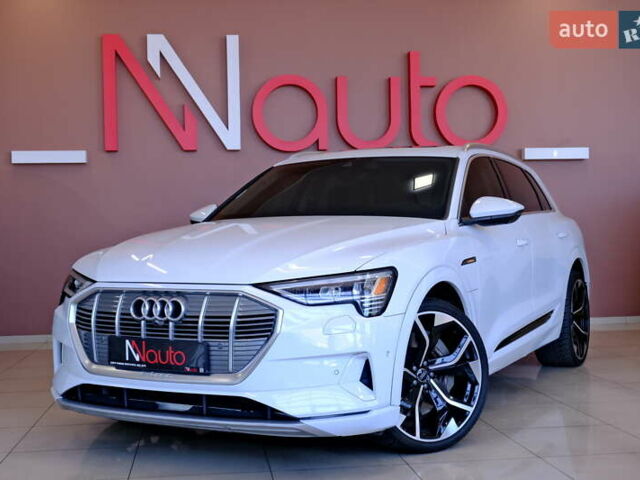 Белый Ауди E-Tron, объемом двигателя 0 л и пробегом 46 тыс. км за 31900 $, фото 1 на Automoto.ua