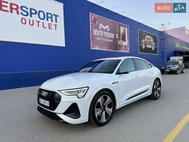 Белый Ауди E-Tron, объемом двигателя 0 л и пробегом 56 тыс. км за 45500 $, фото 1 на Automoto.ua