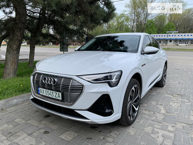 Білий Ауді E-Tron, об'ємом двигуна 0 л та пробігом 19 тис. км за 56000 $, фото 1 на Automoto.ua