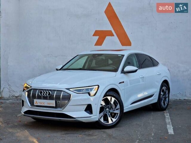 Білий Ауді E-Tron, об'ємом двигуна 0 л та пробігом 49 тис. км за 40990 $, фото 1 на Automoto.ua