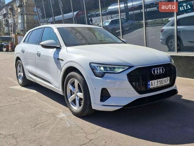 Белый Ауди E-Tron, объемом двигателя 0 л и пробегом 70 тыс. км за 32999 $, фото 1 на Automoto.ua