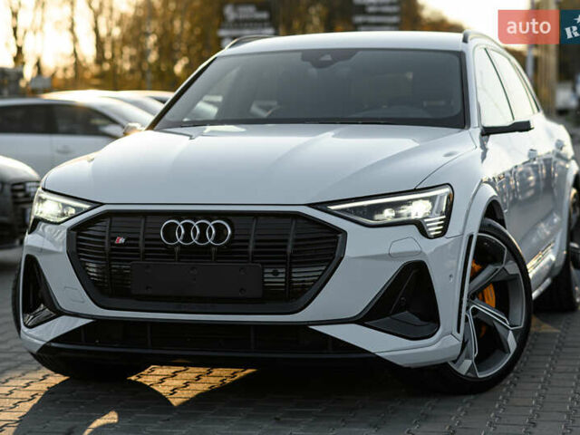 Белый Ауди E-Tron, объемом двигателя 0 л и пробегом 73 тыс. км за 46990 $, фото 1 на Automoto.ua