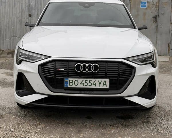 Белый Ауди E-Tron, объемом двигателя 0 л и пробегом 44 тыс. км за 42700 $, фото 1 на Automoto.ua
