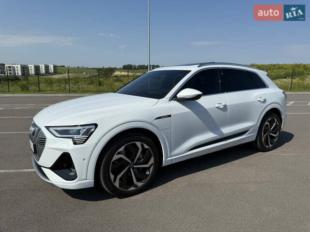 Белый Ауди E-Tron, объемом двигателя 0 л и пробегом 46 тыс. км за 33300 $, фото 1 на Automoto.ua